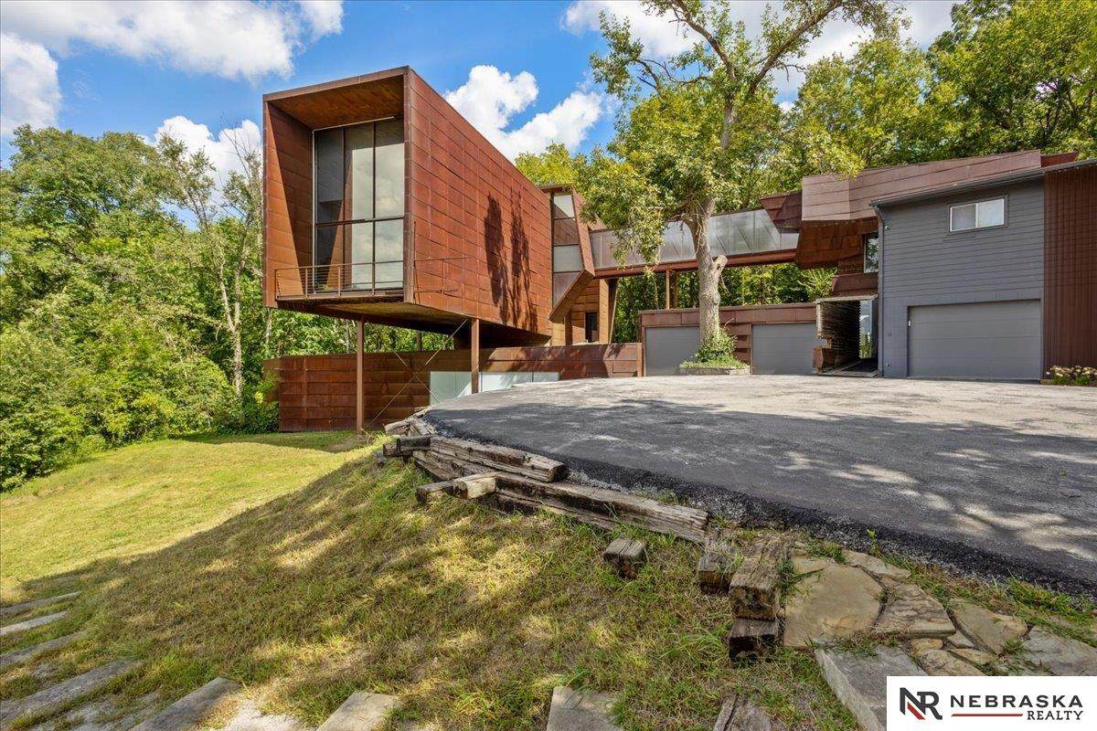 5550 Mckinley Street - Photo 1