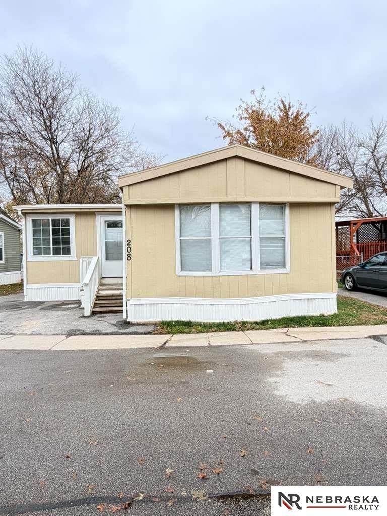 12809 Manderson Plaza - Photo 1