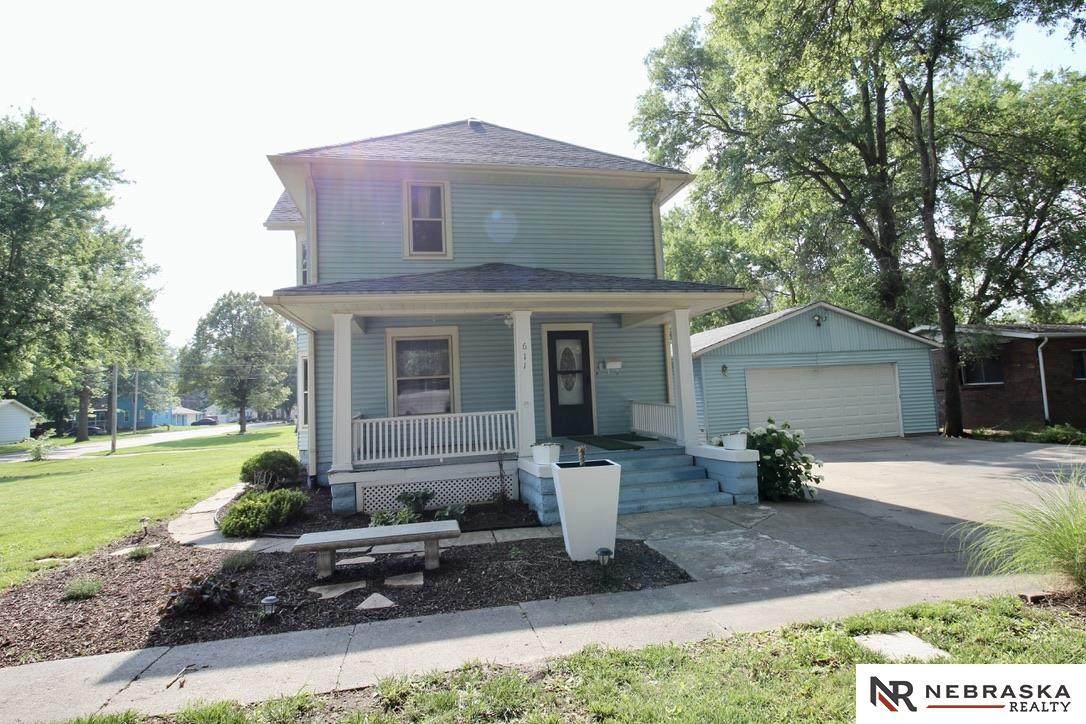611 Juniper Avenue - Photo 1