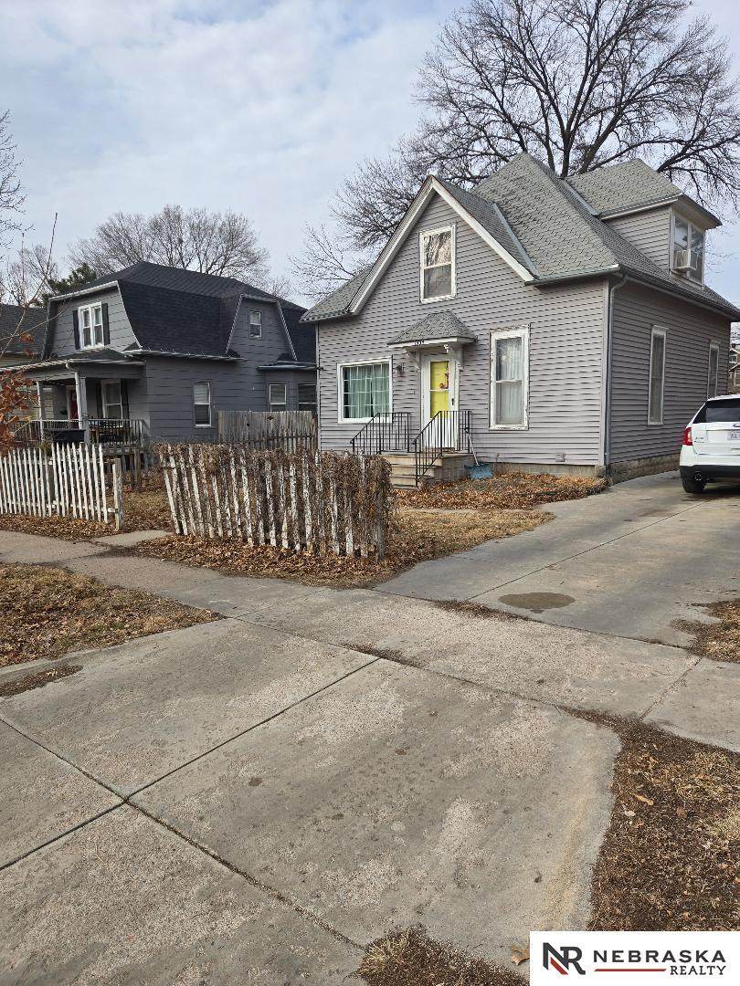 1934 Garfield Street - Photo 1