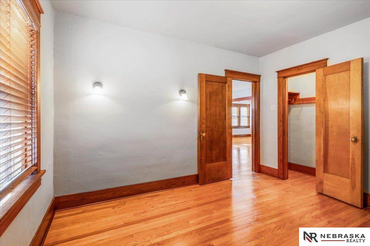 502 6th Street - Photo 1