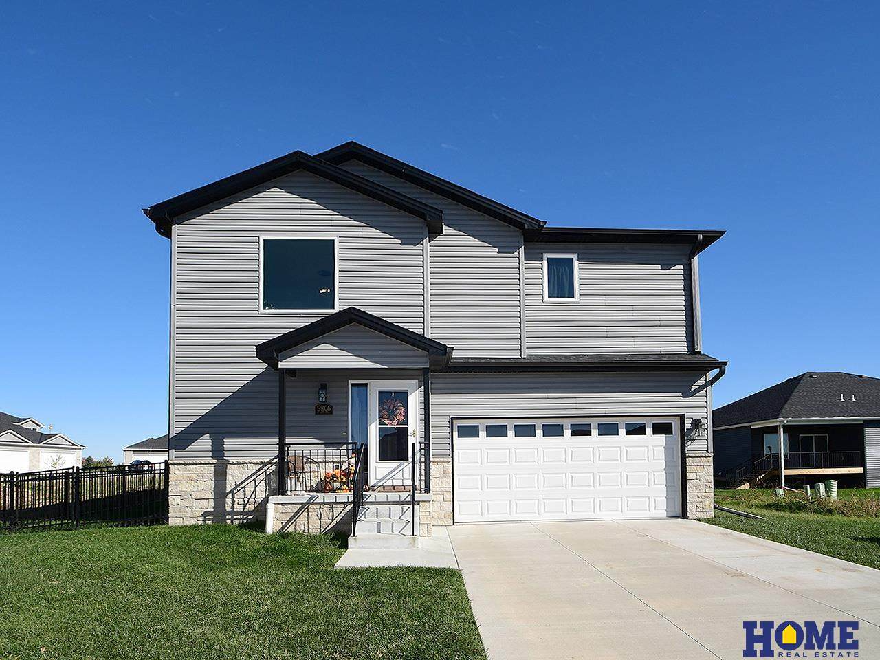 5806 94th Street - Photo 1