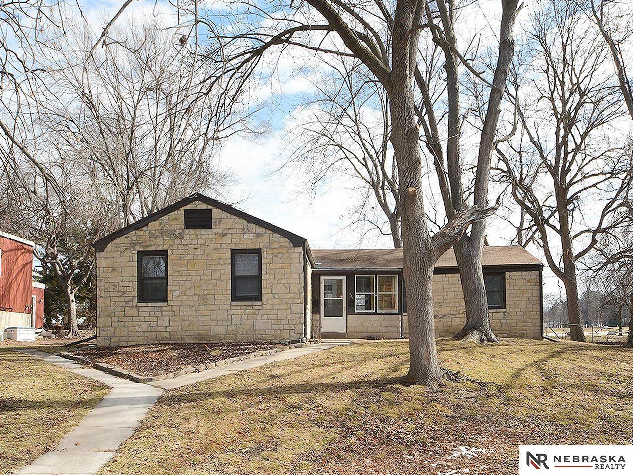 350 38 Street - Photo 1