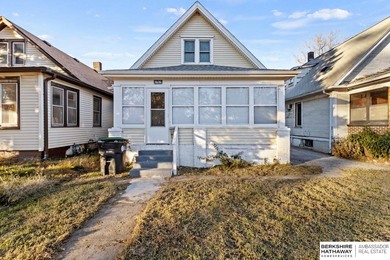 1616 Lake Street - Photo 1