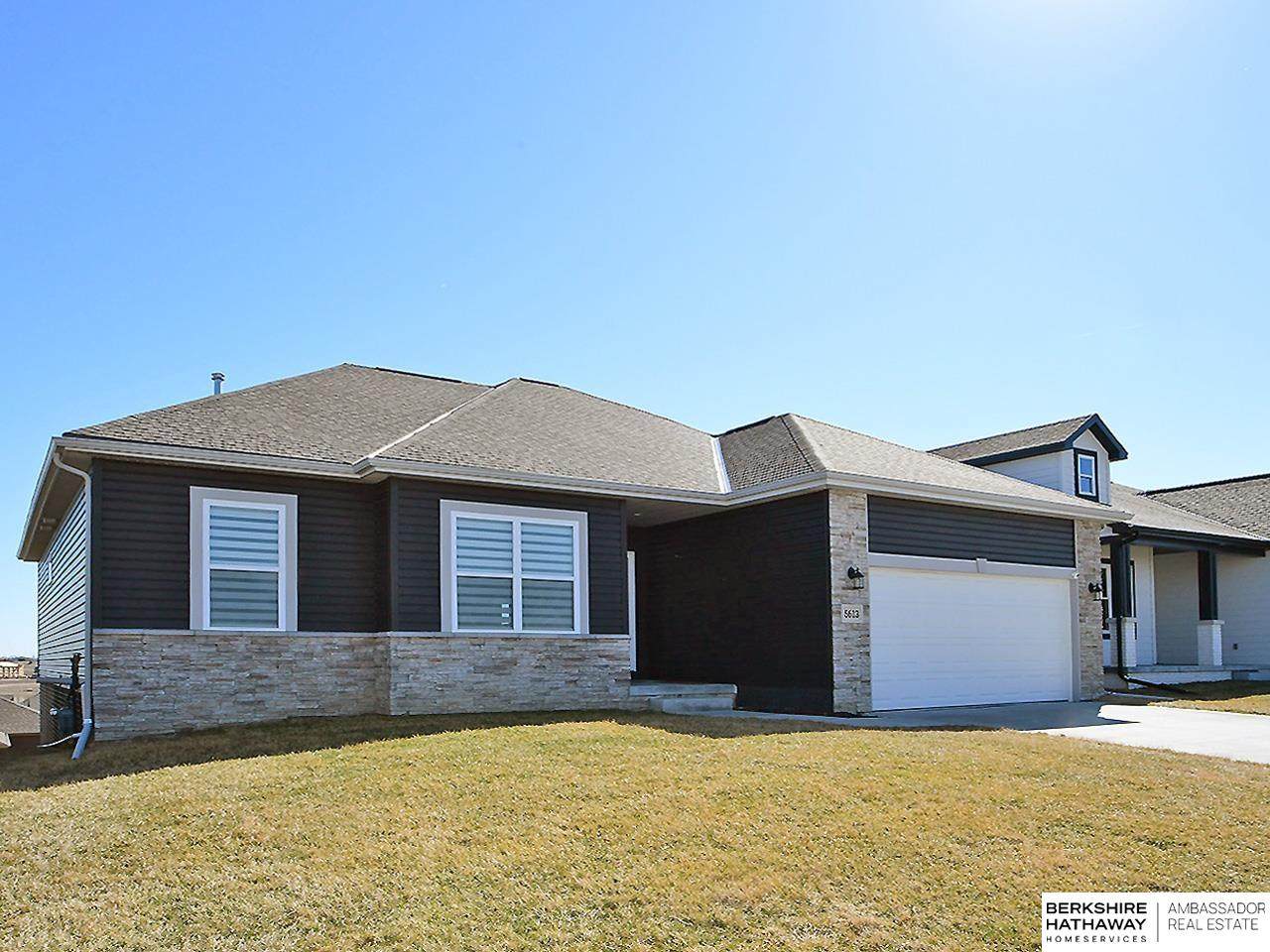 5613 179th Street - Photo 1