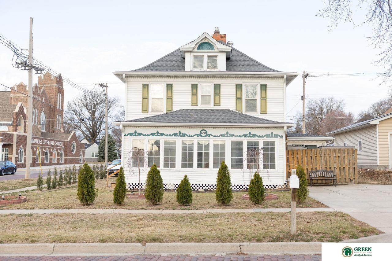 901 Platte Avenue - Photo 1
