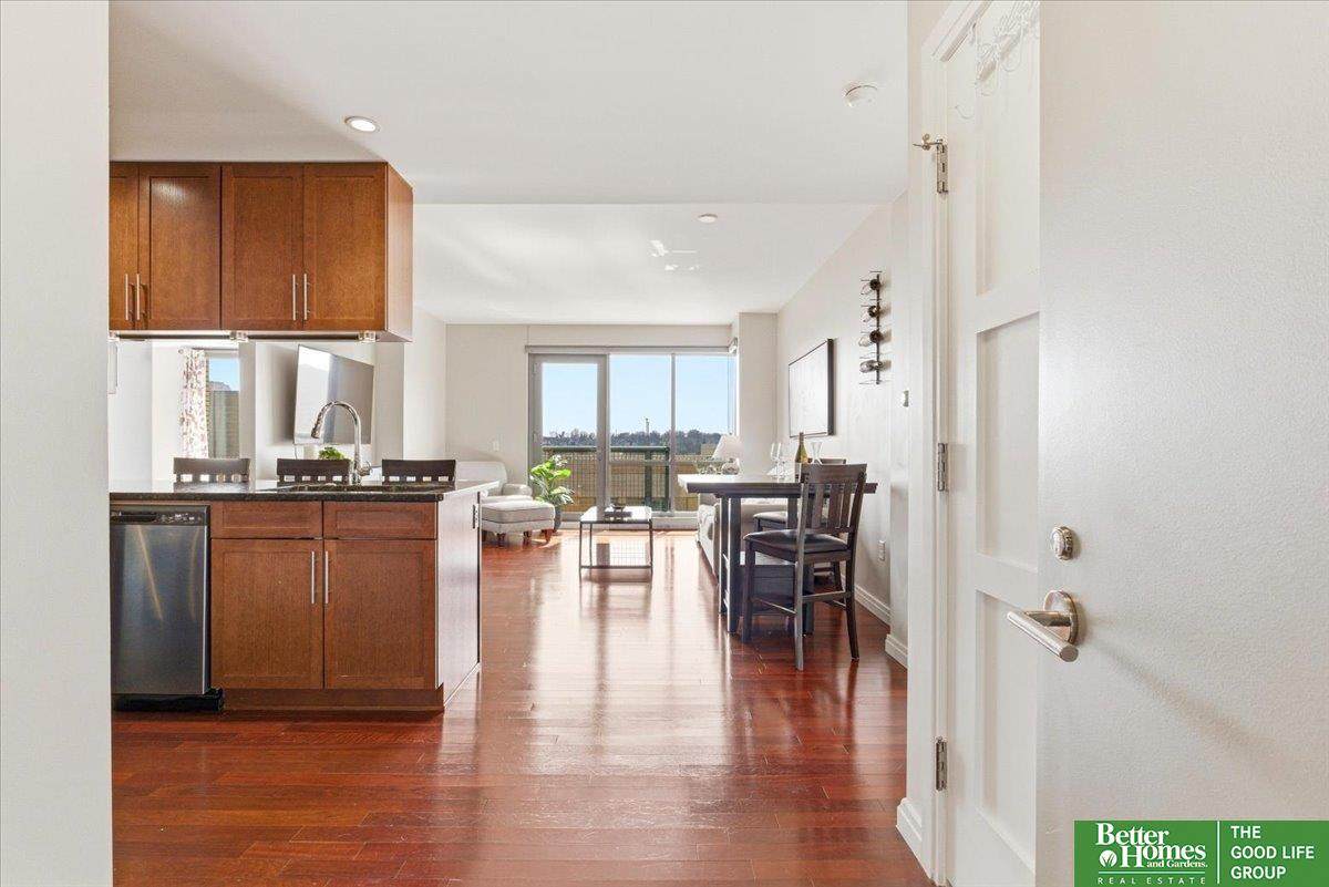 3200 Farnam Court - Photo 1