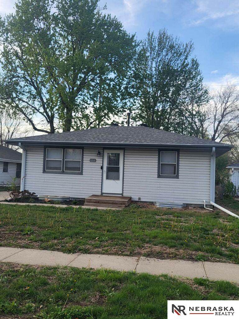 7218 Morton Street - Photo 1