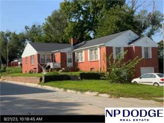 5211 Northwest Drive - Photo 1