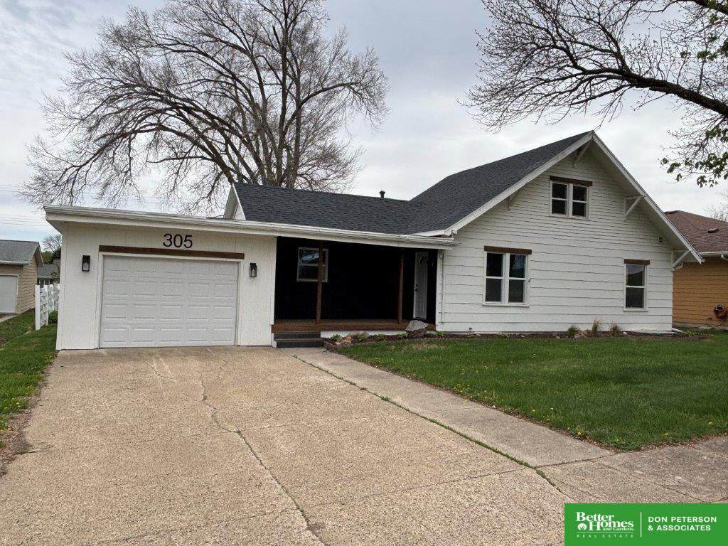 305 Cedar Avenue - Photo 1