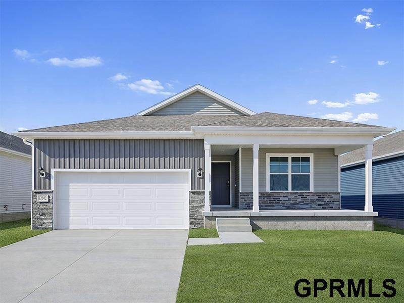 12919 67th Street - Photo 1