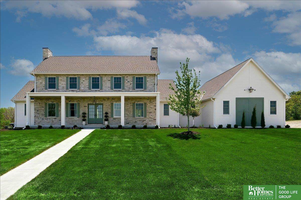 22569 Crestline Circle - Photo 1
