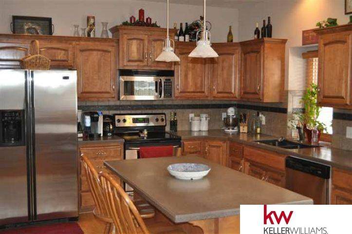 8539 98 Circle - Photo 1