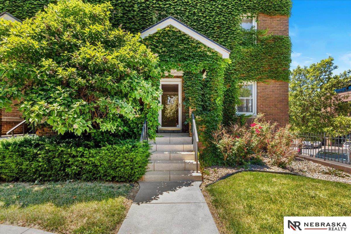 5017 Underwood Avenue - Photo 1