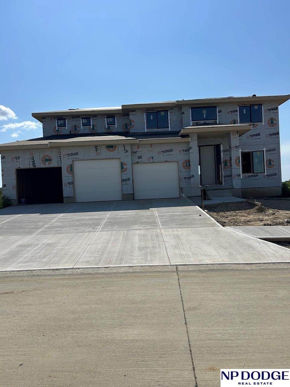 5916 197 Street - Photo 1
