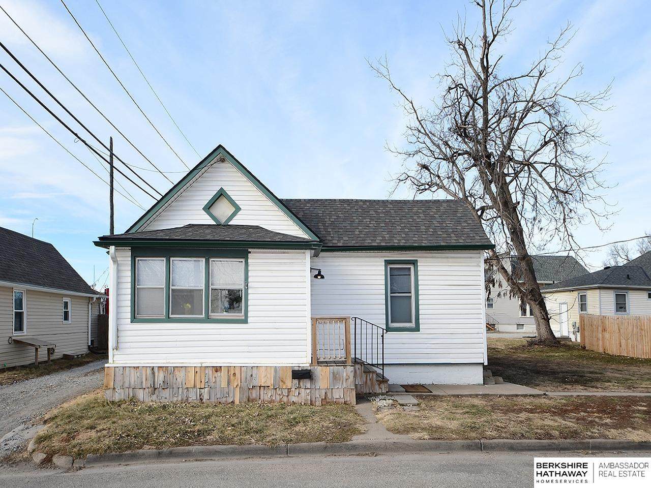 1235 7th Street - Photo 1
