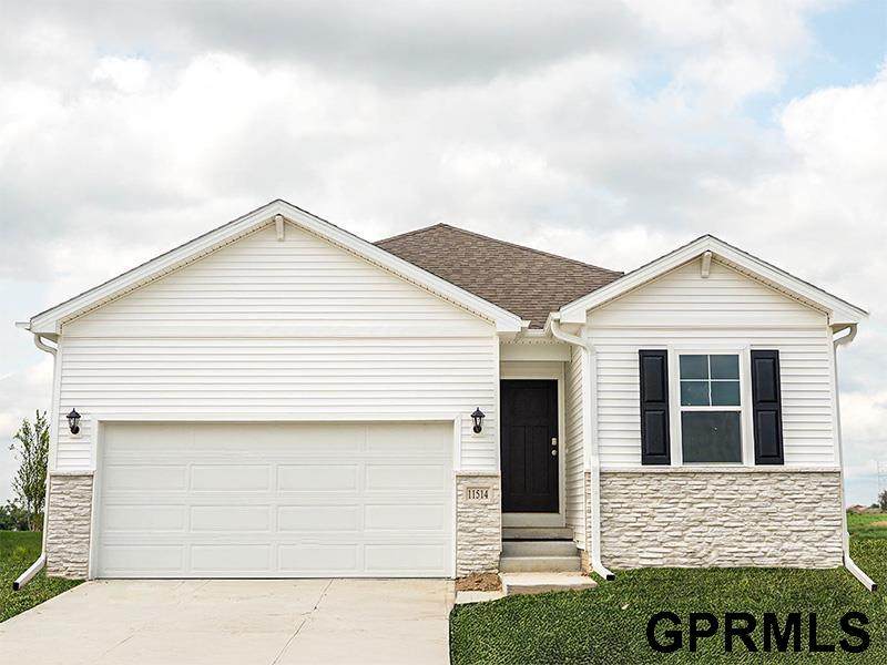 8014 113 Avenue - Photo 1