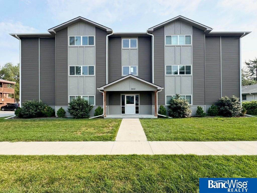 2410 Lynn Street - Photo 1