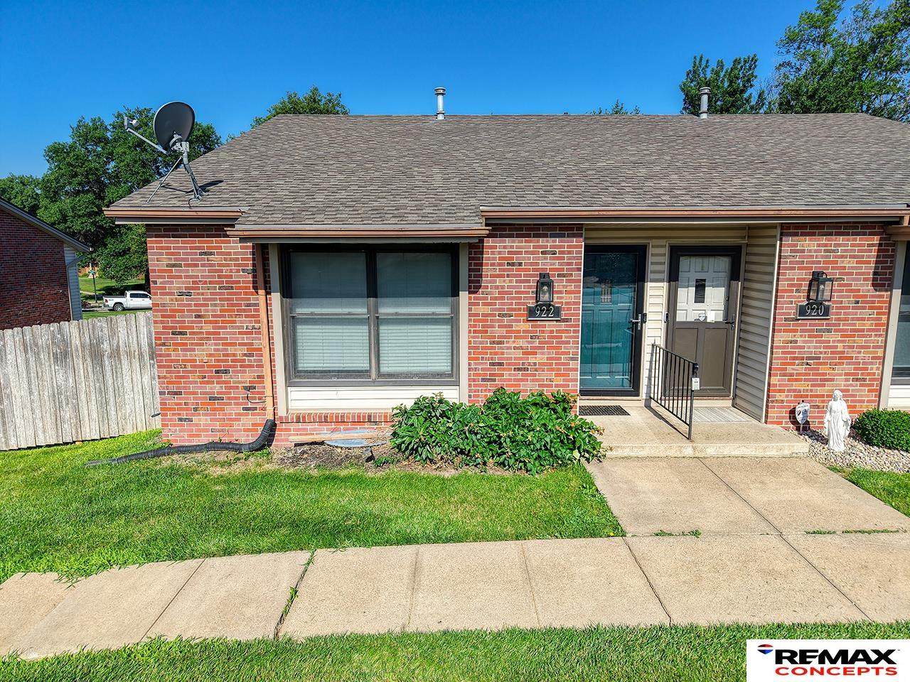 922 Carriage Way - Photo 1