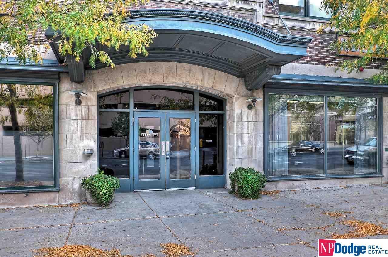1024 Dodge Street - Photo 1