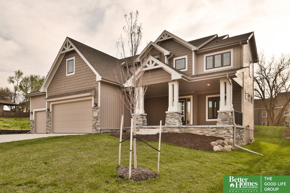 828 185th Street - Photo 1