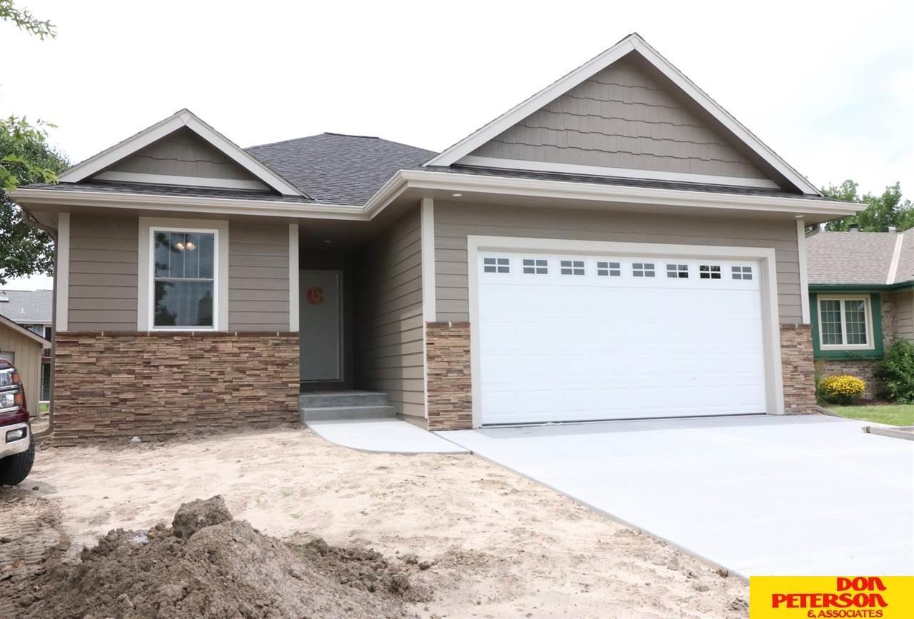 1041 Sheridan - Photo 1