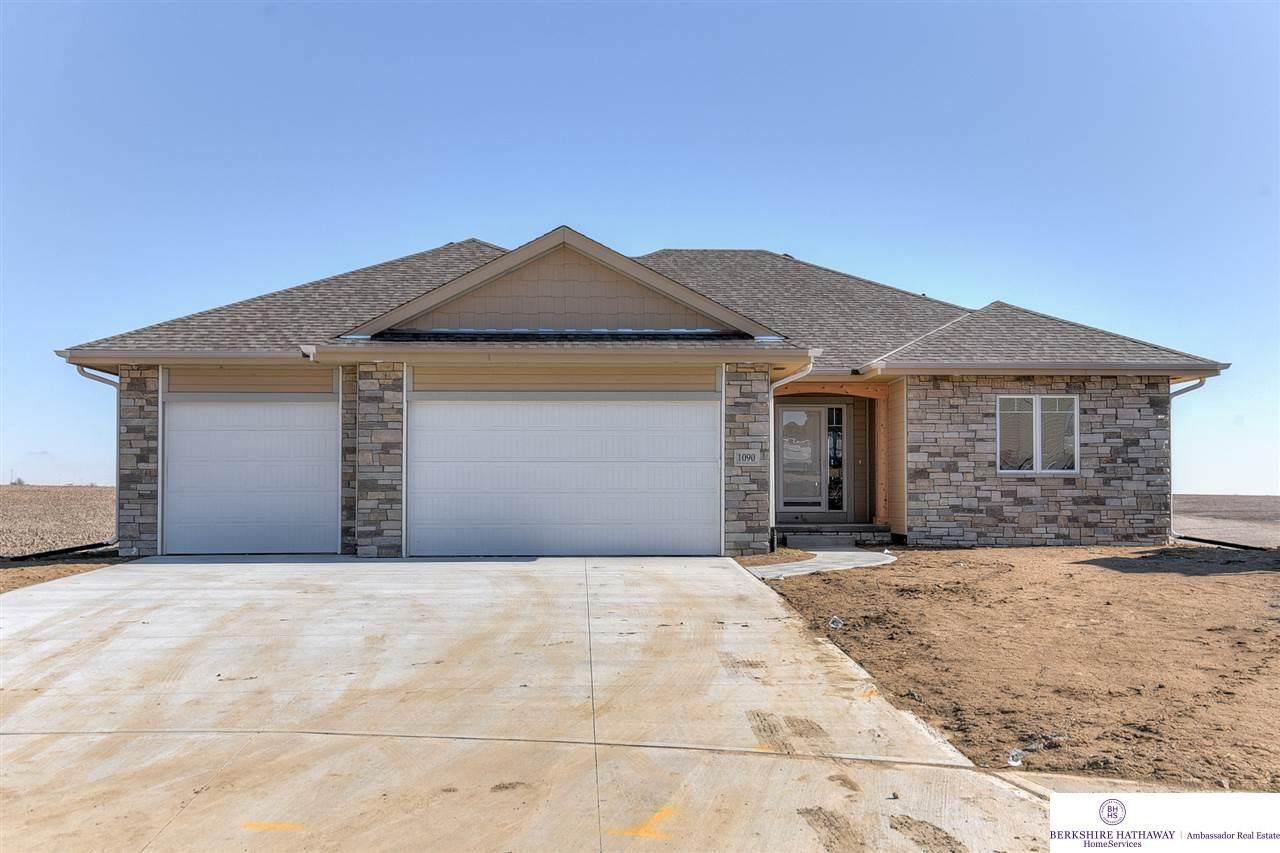 1090 Cedar Circle - Photo 1