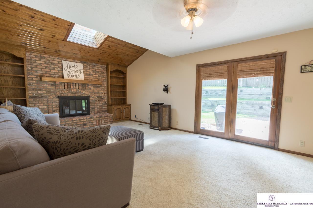 6305 79 Circle - Photo 1