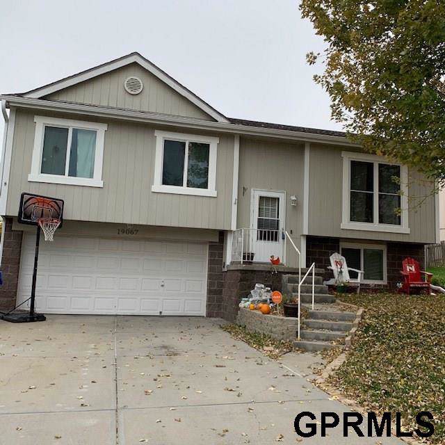 19067 U Street - Photo 1