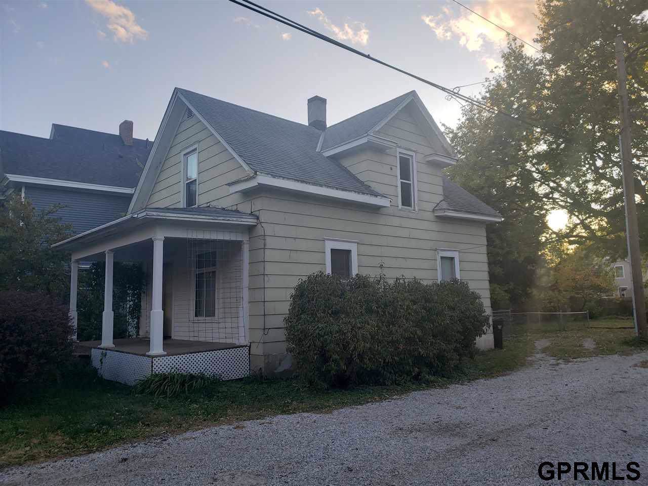331 31 Street - Photo 1
