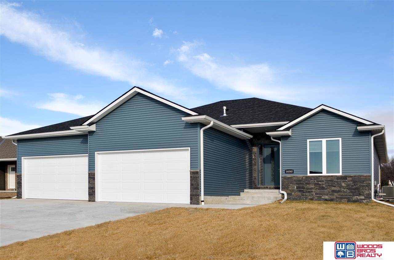 10242 White Pine Road - Photo 1
