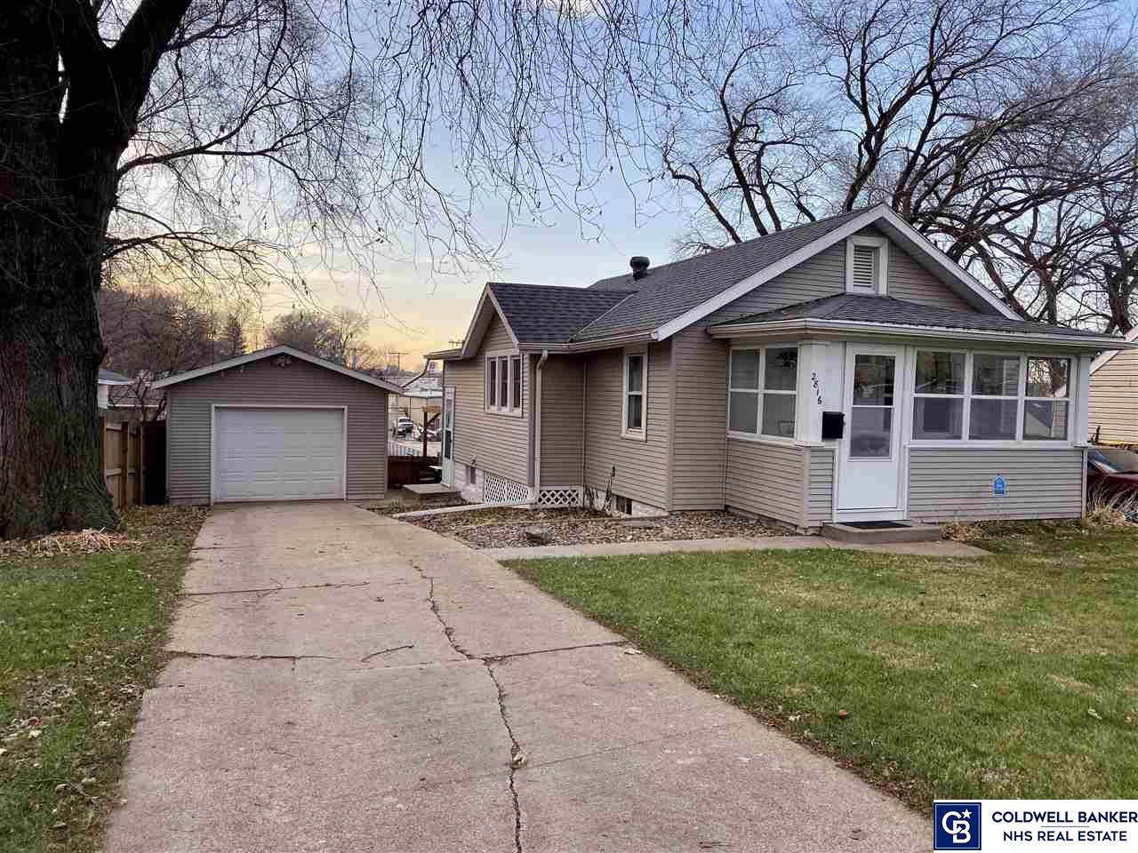 2816 69 Street - Photo 1