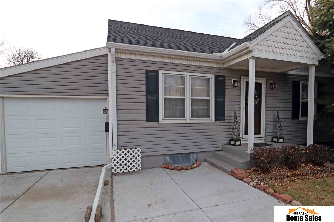205 44th Street - Photo 1