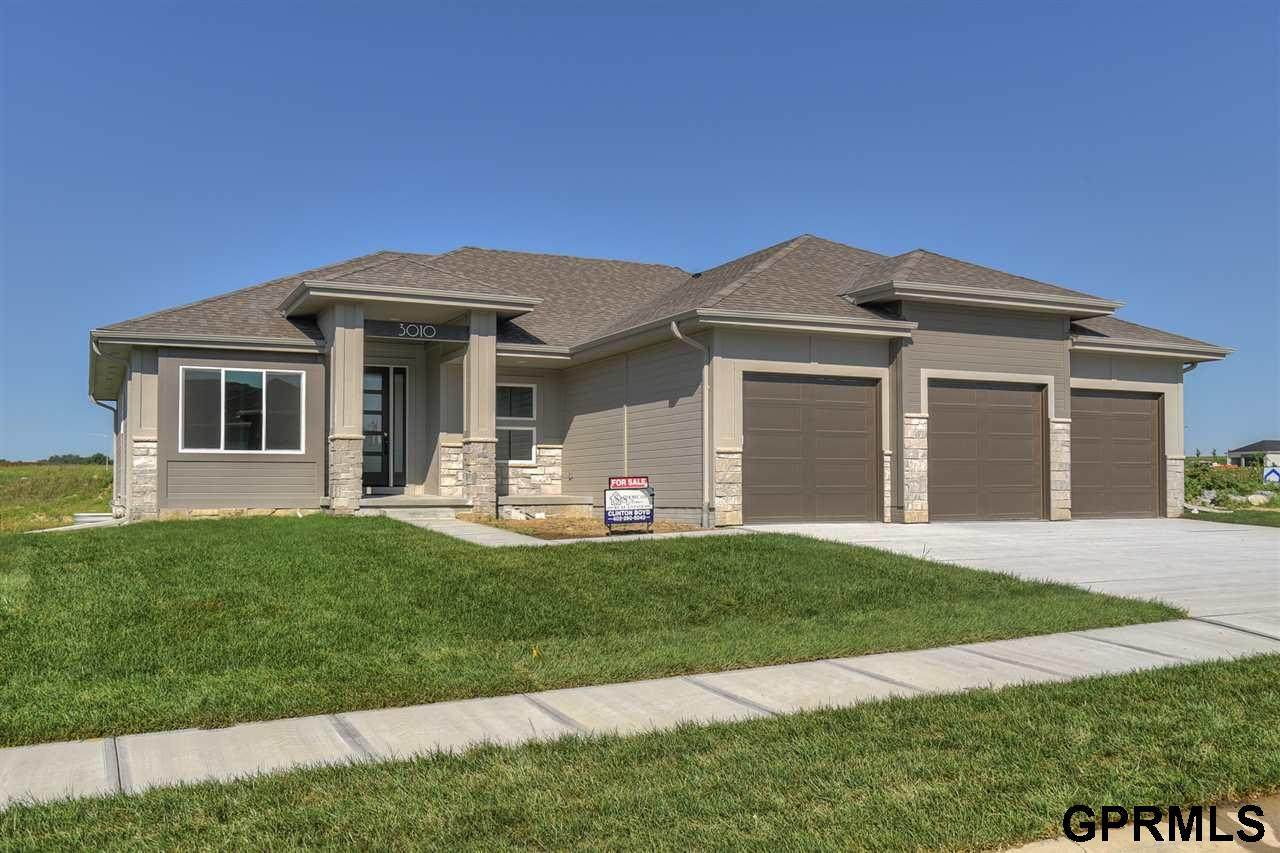 3010 184th Street - Photo 1