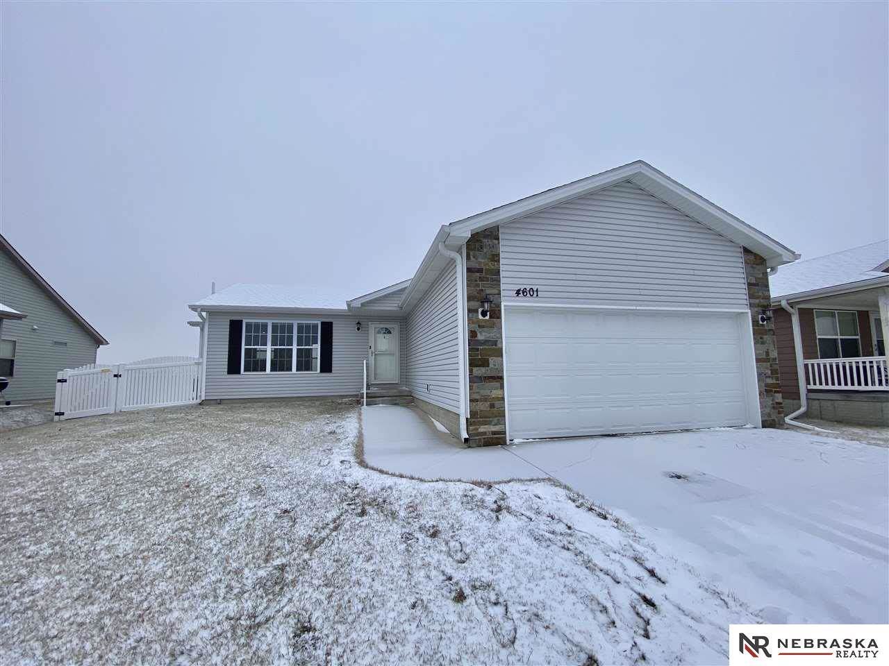4601 Whisperwood Street - Photo 1