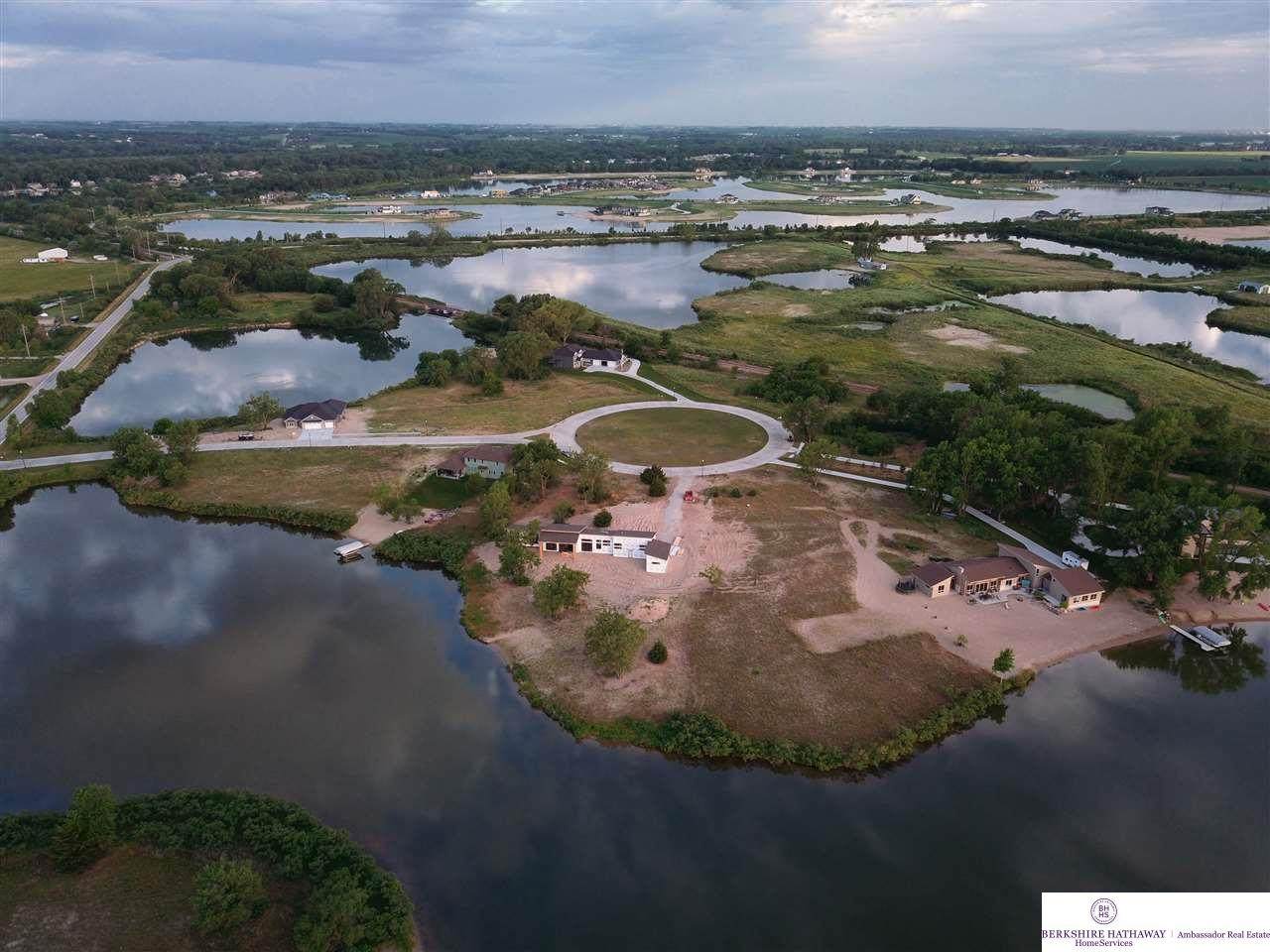 5504 284 Circle - Photo 1