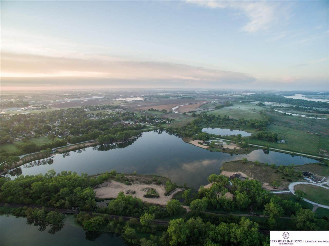 5509 284 Circle - Photo 1