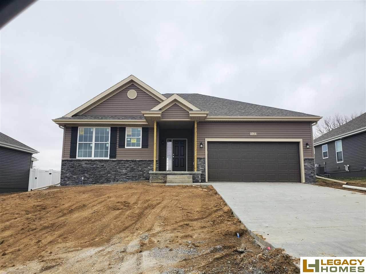 7123 19 Street - Photo 1