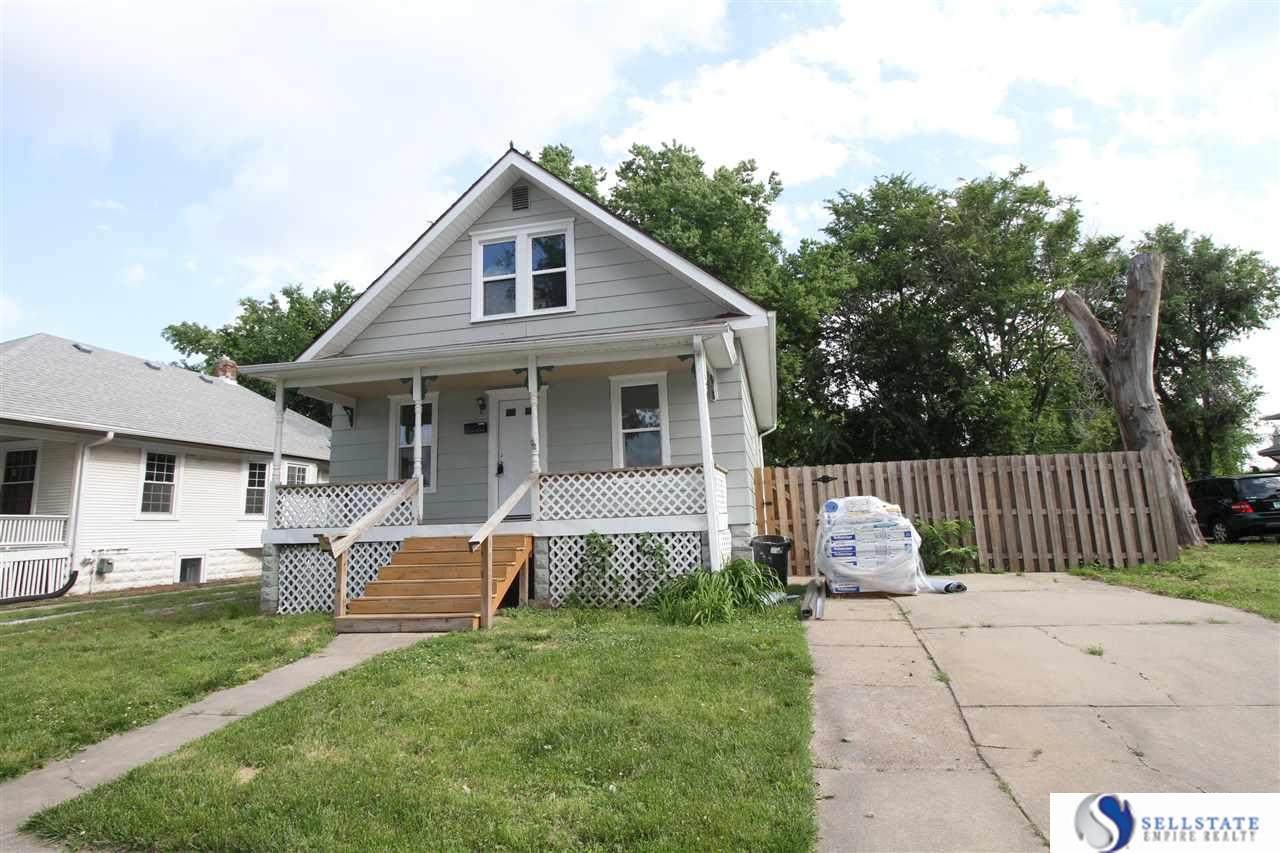 1300 Claremont Street - Photo 1
