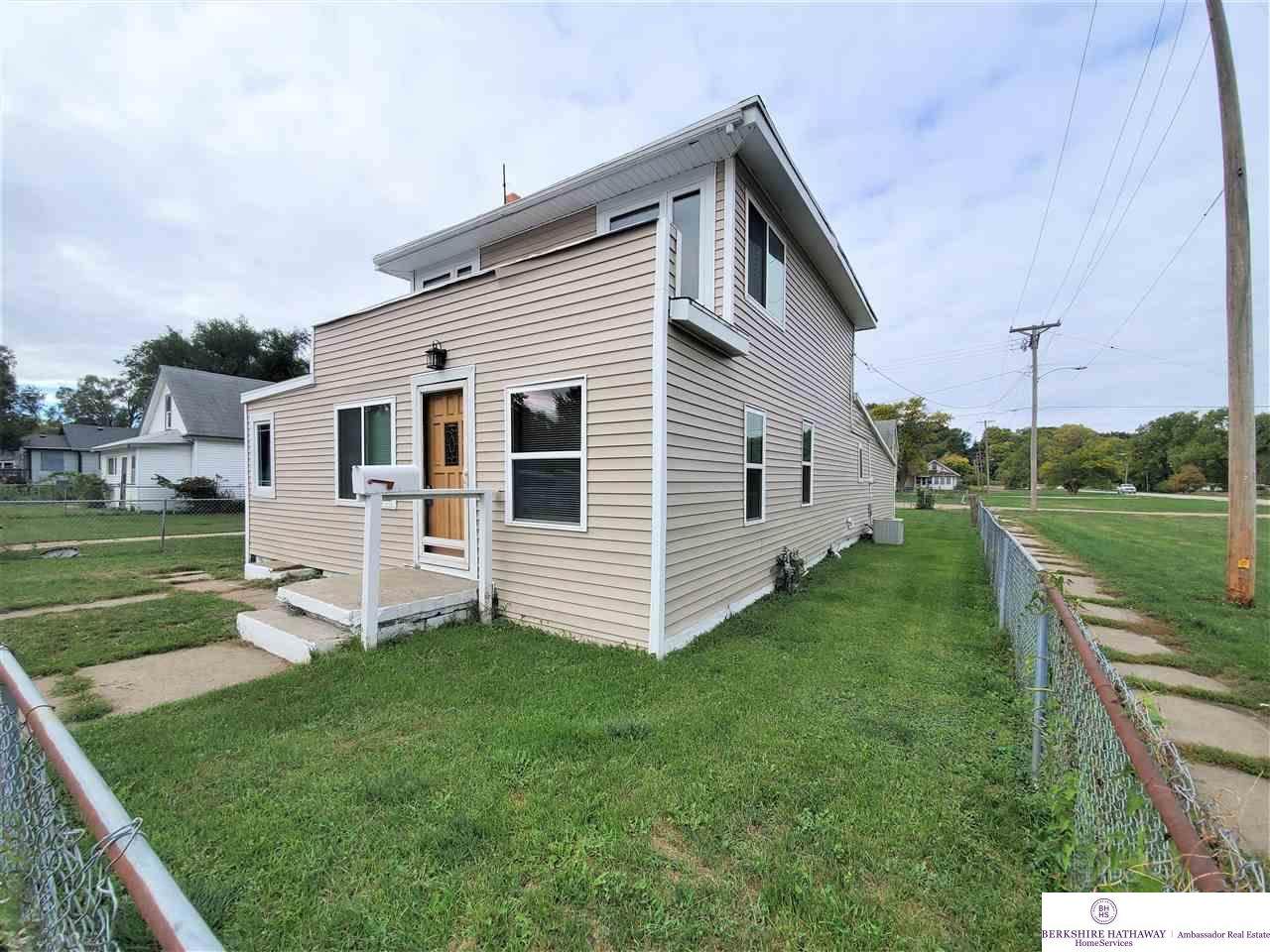 4826 16 Street - Photo 1