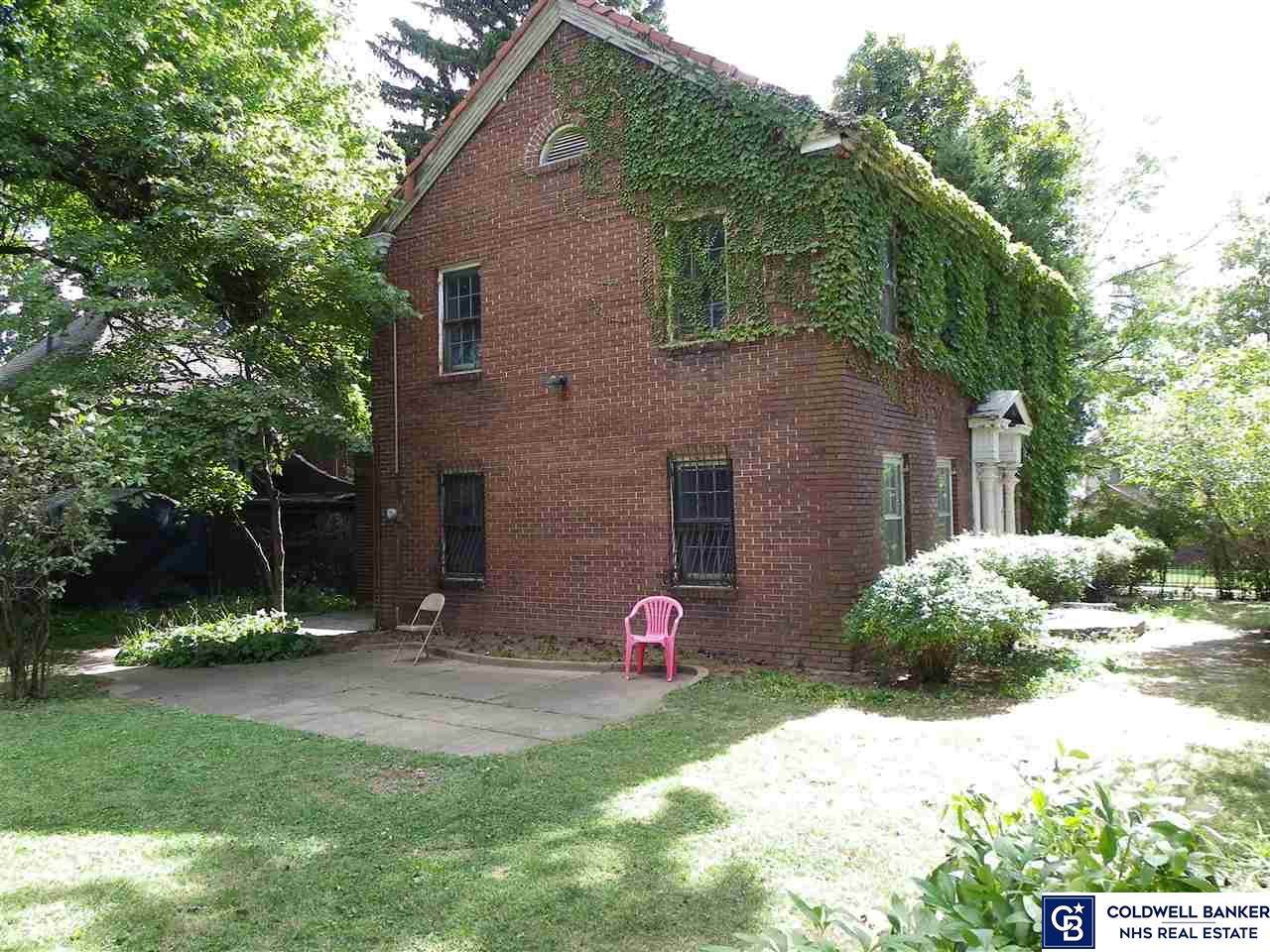 1621 35 Street - Photo 1