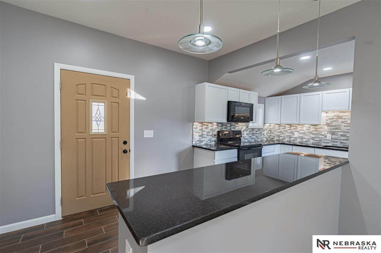 2872 Crown Point Avenue - Photo 1