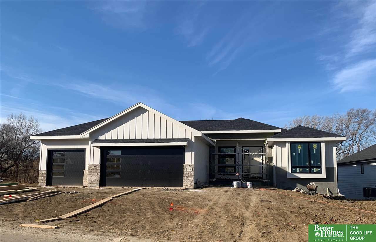 7718 166th Street - Photo 1