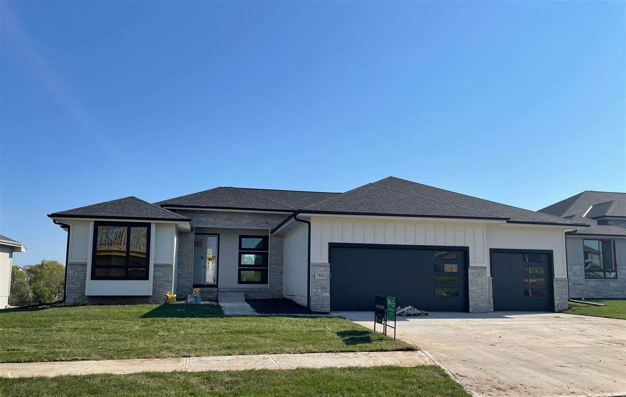 7803 167th Street - Photo 1