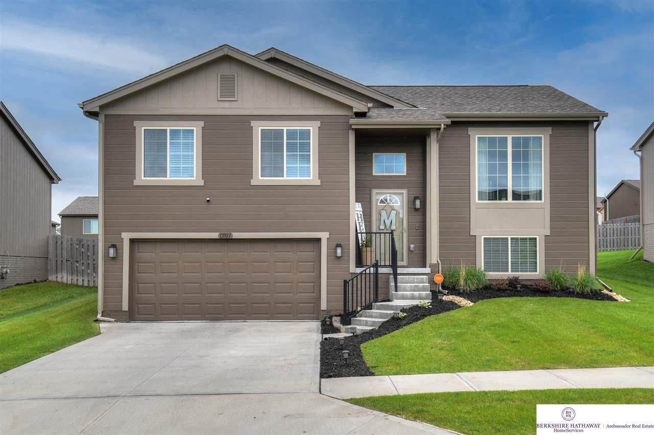 13911 Wyoming Street - Photo 1