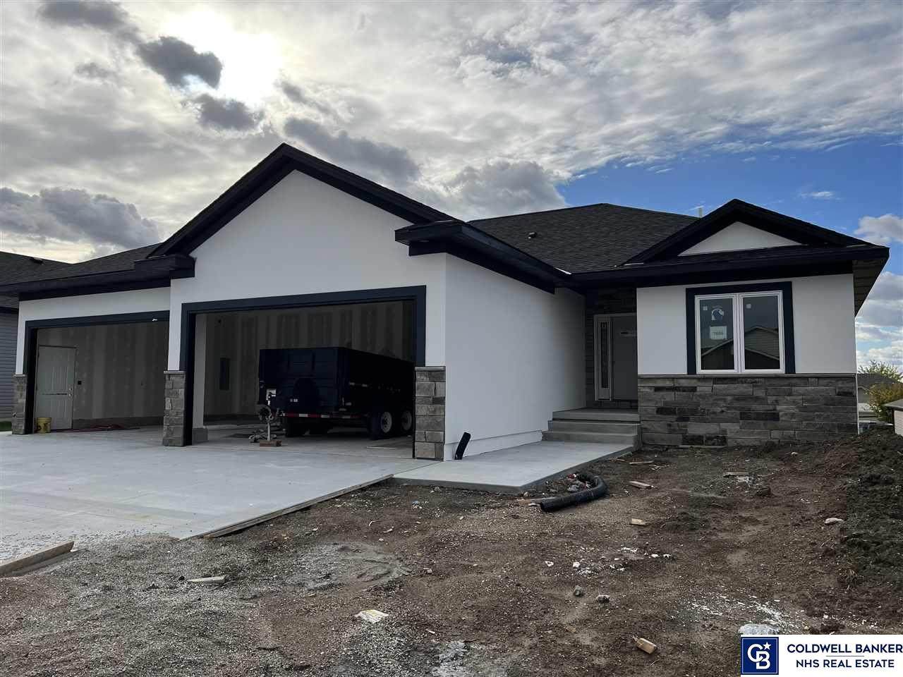 7605 78th Street - Photo 1