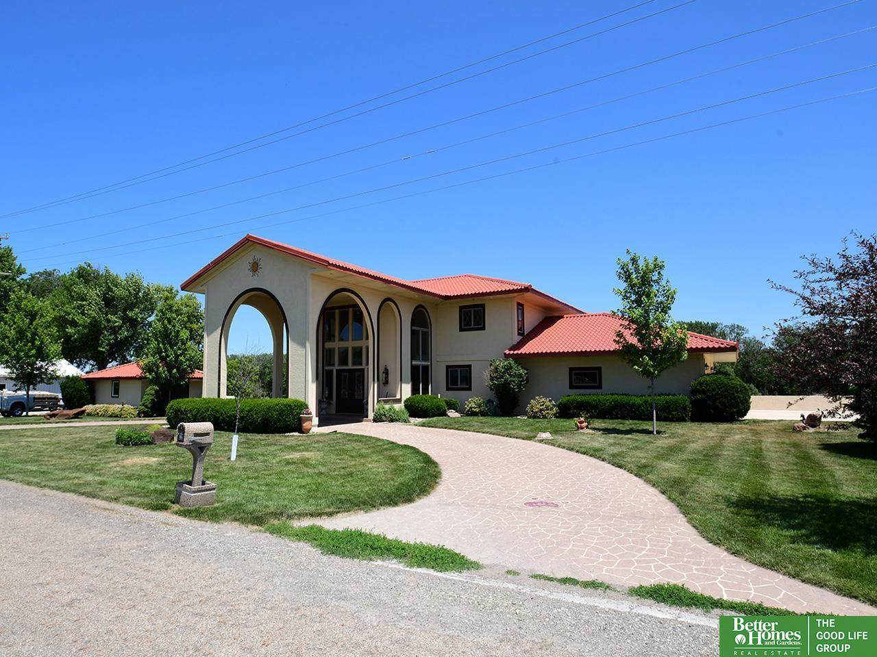 1122 2 Avenue - Photo 1