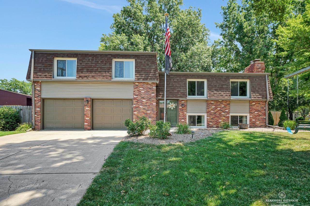 340 Sycamore Drive - Photo 1