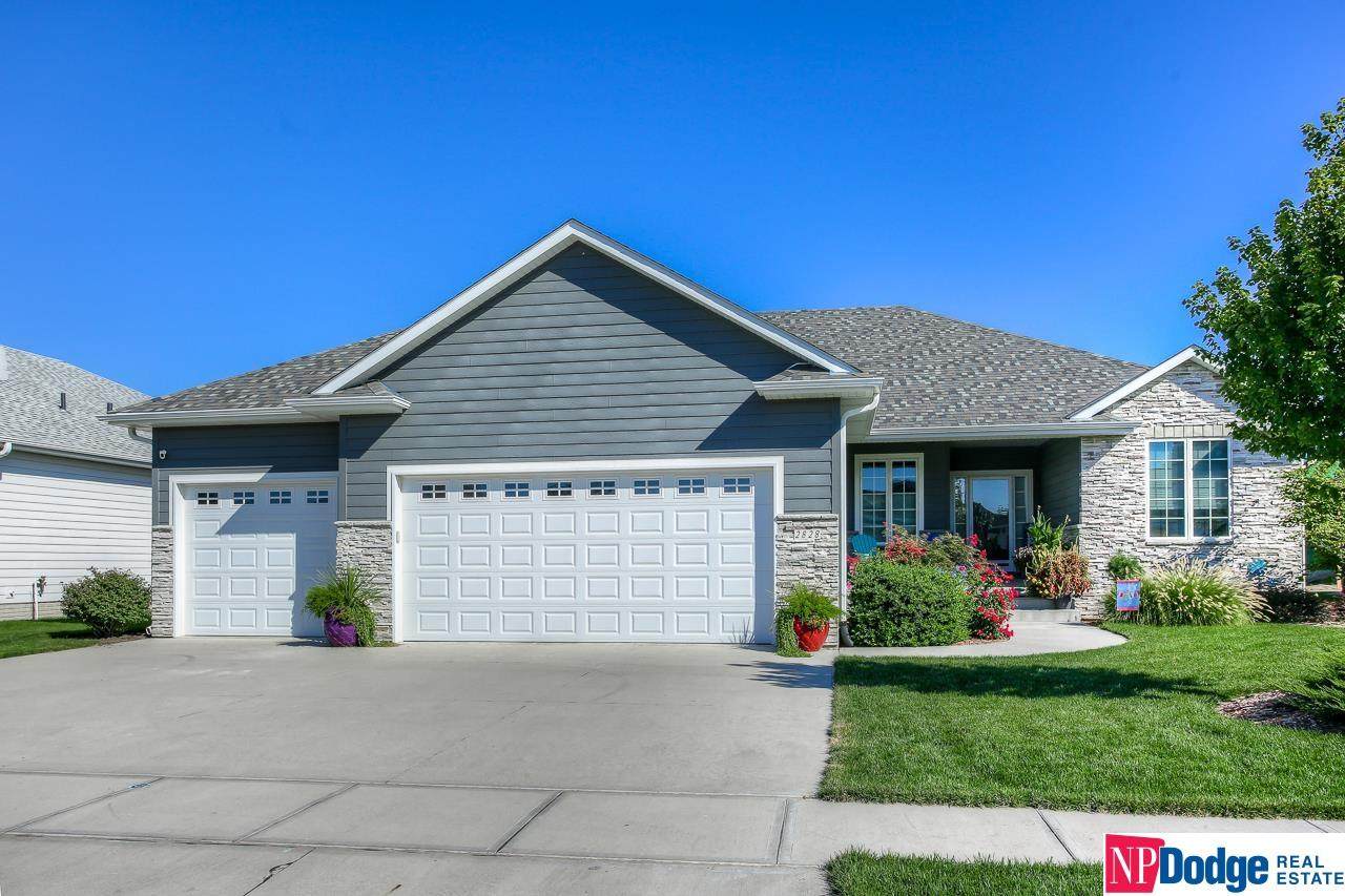 2828 Brooks Hollow Drive - Photo 1