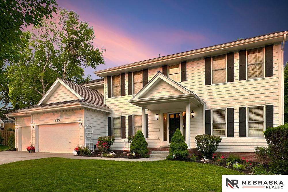 1425 158th Circle - Photo 1